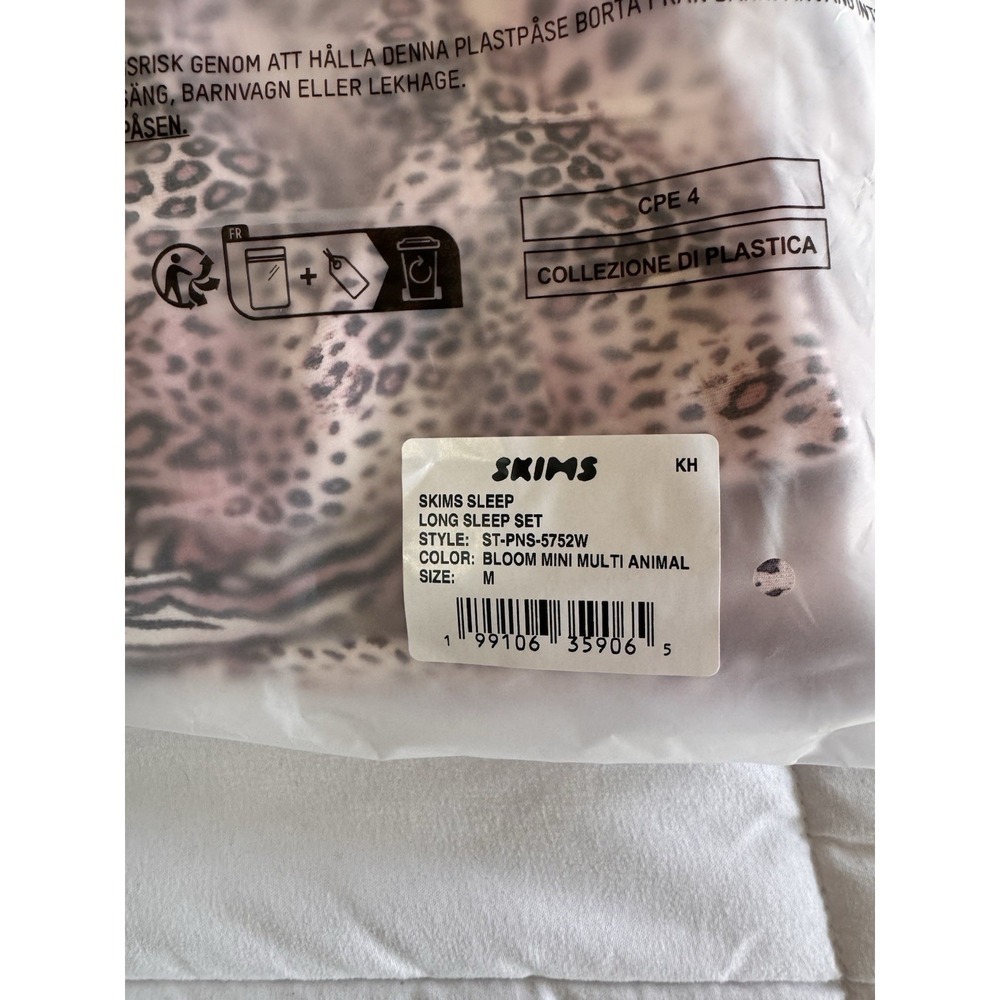 New SKIMS SLEEP LONG SLEEP SET IN BLOOM MINI MULTI ANIMAL PRINT SIZE MEDIUM NIB - Picture 4 of 6